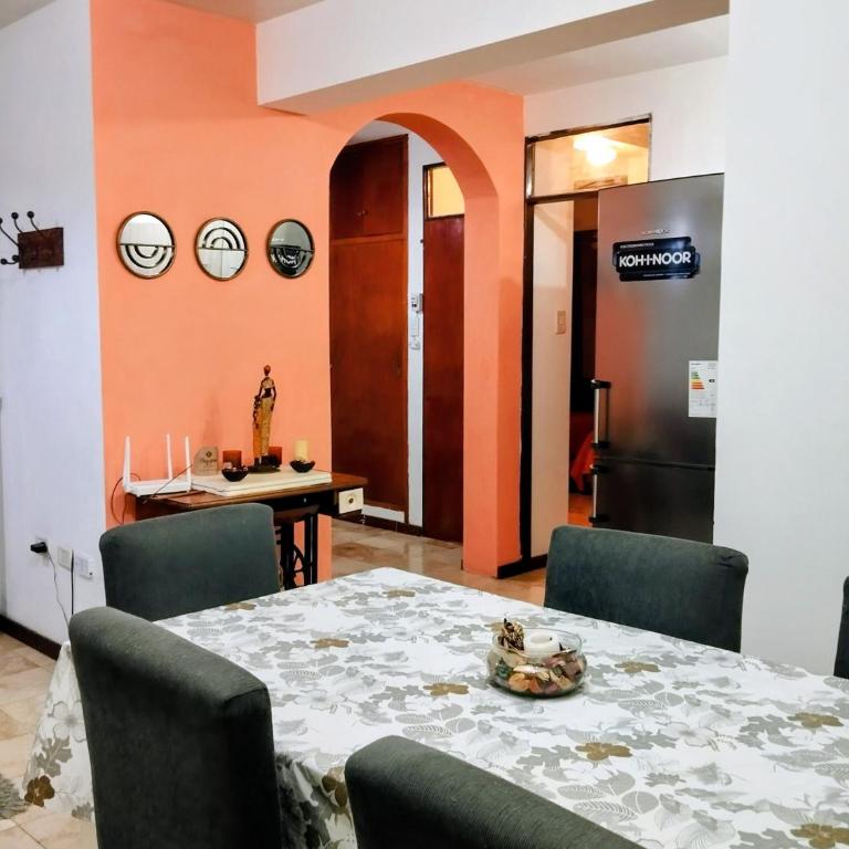 Depto cómodo por Av Libertador - Two-Bedroom Apartment with Balcony - 10