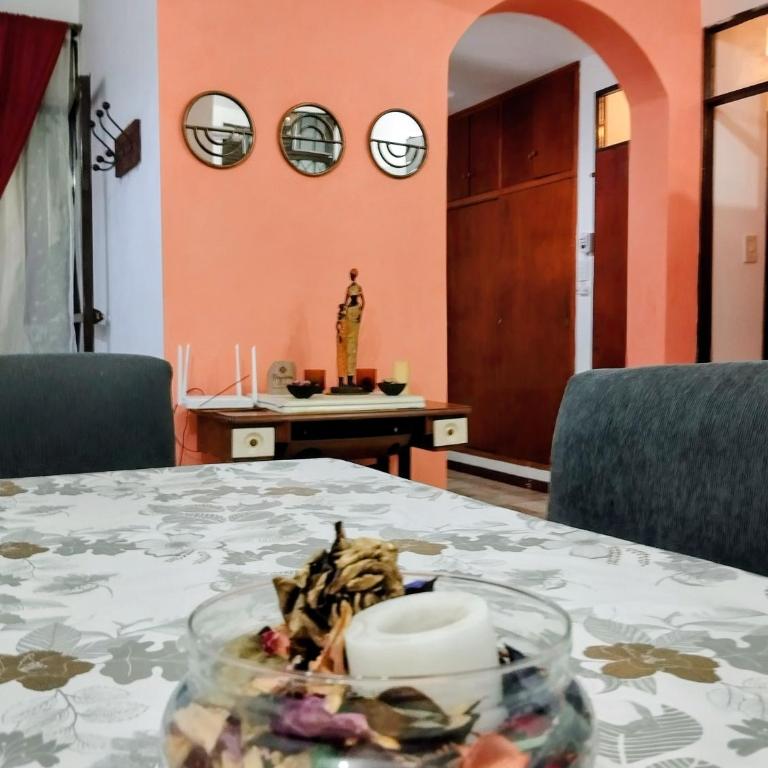 Depto cómodo por Av Libertador - Two-Bedroom Apartment with Balcony - 12