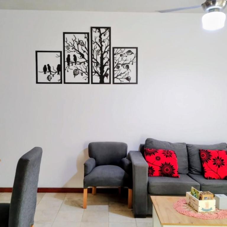 Depto cómodo por Av Libertador - Two-Bedroom Apartment with Balcony - 1