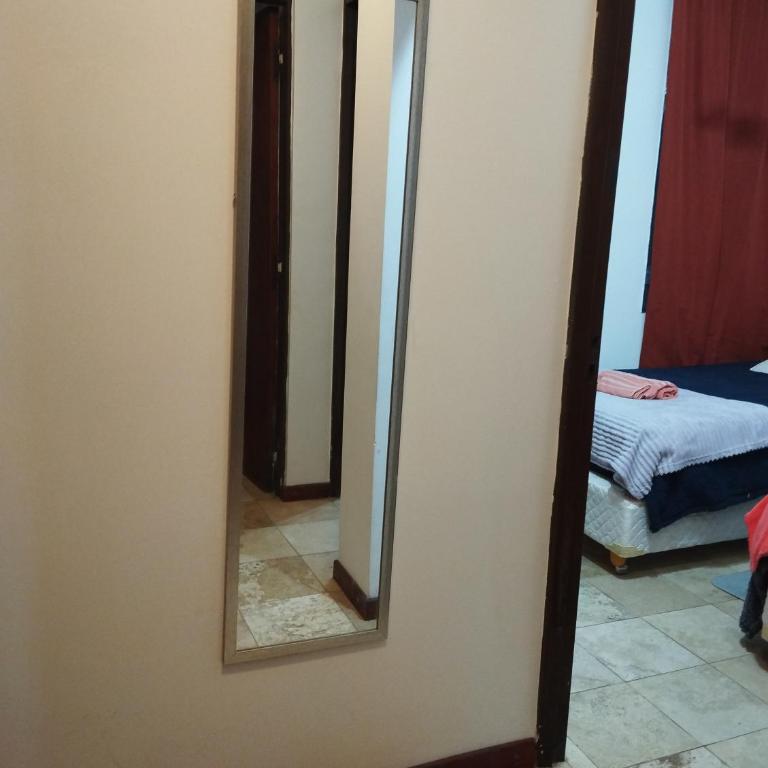 Depto cómodo por Av Libertador - Two-Bedroom Apartment with Balcony - 16