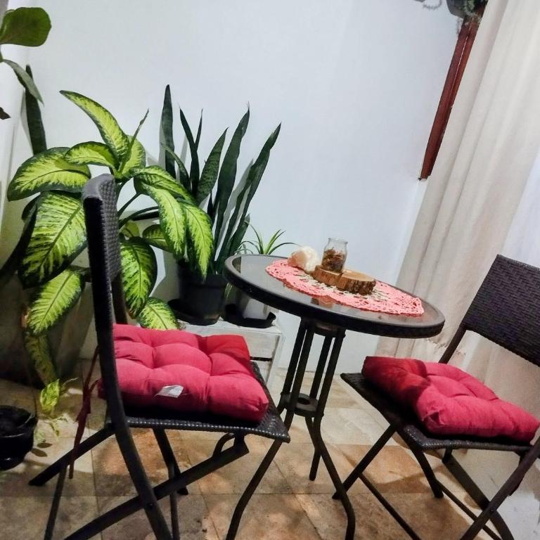 Depto cómodo por Av Libertador - Two-Bedroom Apartment with Balcony - 26