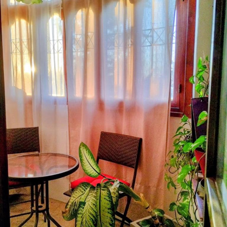 Depto cómodo por Av Libertador - Two-Bedroom Apartment with Balcony - 35