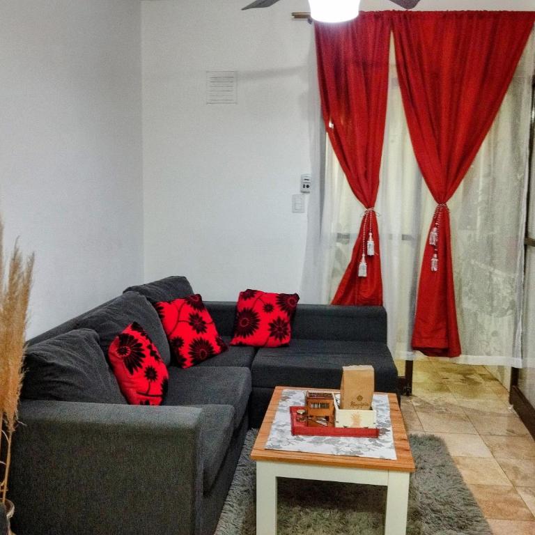 Depto cómodo por Av Libertador - Two-Bedroom Apartment with Balcony - 37