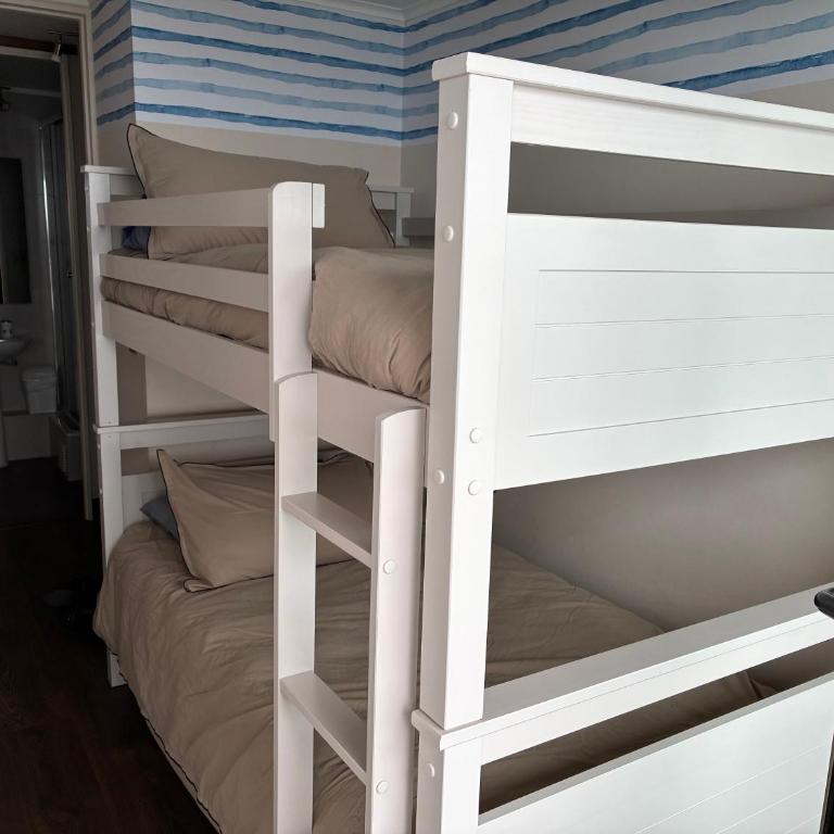 Hermoso departamento en Costa de Montemar, Concón -las piscinas sólo se pueden usar en arriendos sobre 15 días - Two-Bedroom Apartment with Terrace and Sea View - 41