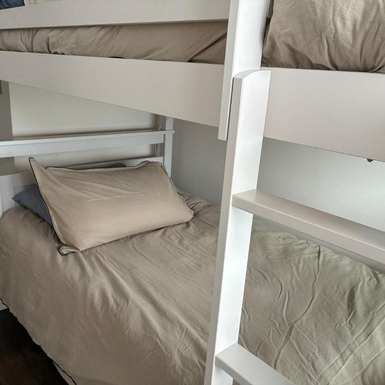 Hermoso departamento en Costa de Montemar, Concón -las piscinas sólo se pueden usar en arriendos sobre 15 días - Two-Bedroom Apartment with Terrace and Sea View - 40