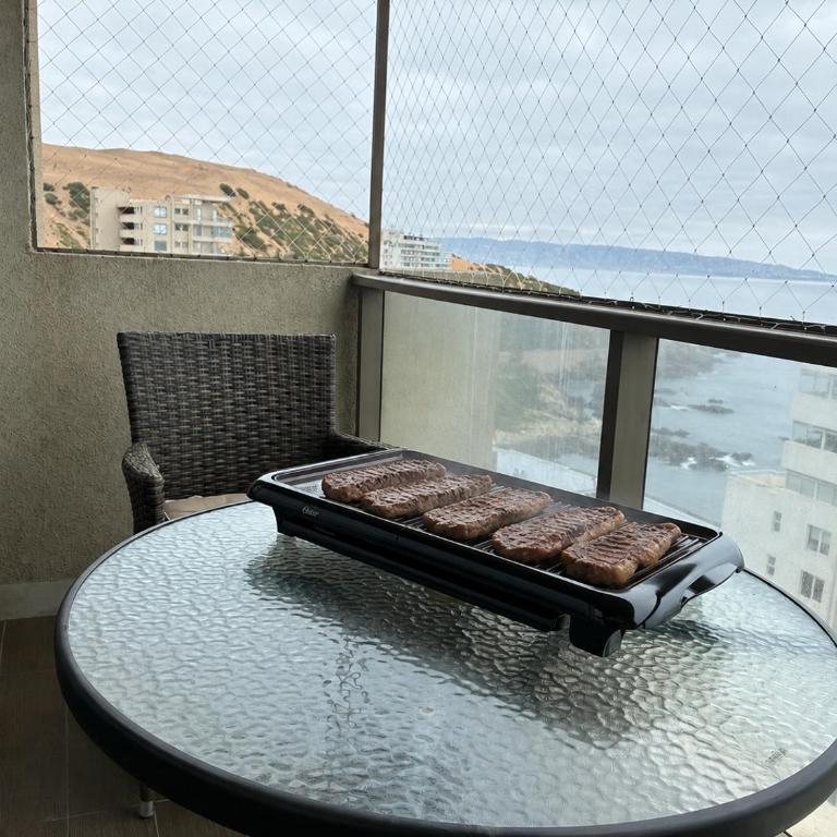 Hermoso departamento en Costa de Montemar, Concón -las piscinas sólo se pueden usar en arriendos sobre 15 días - Two-Bedroom Apartment with Terrace and Sea View - 44