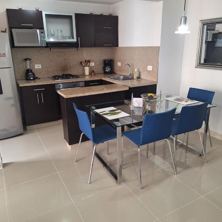 Apt Premium Norte de Cali Vista Piscina y Parking - Two-Bedroom Apartment - 4