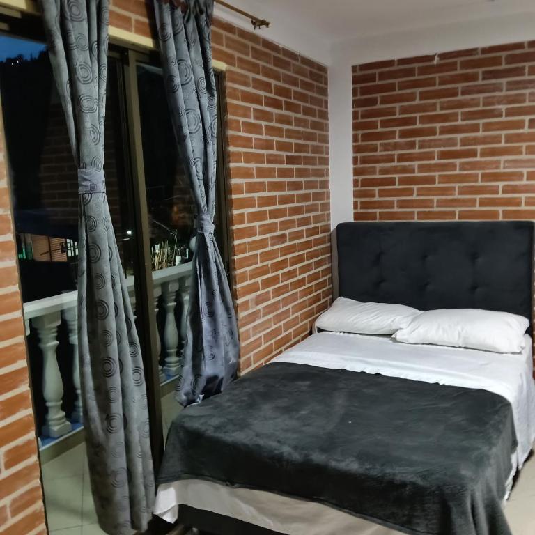  - Room #1714131901 - 25