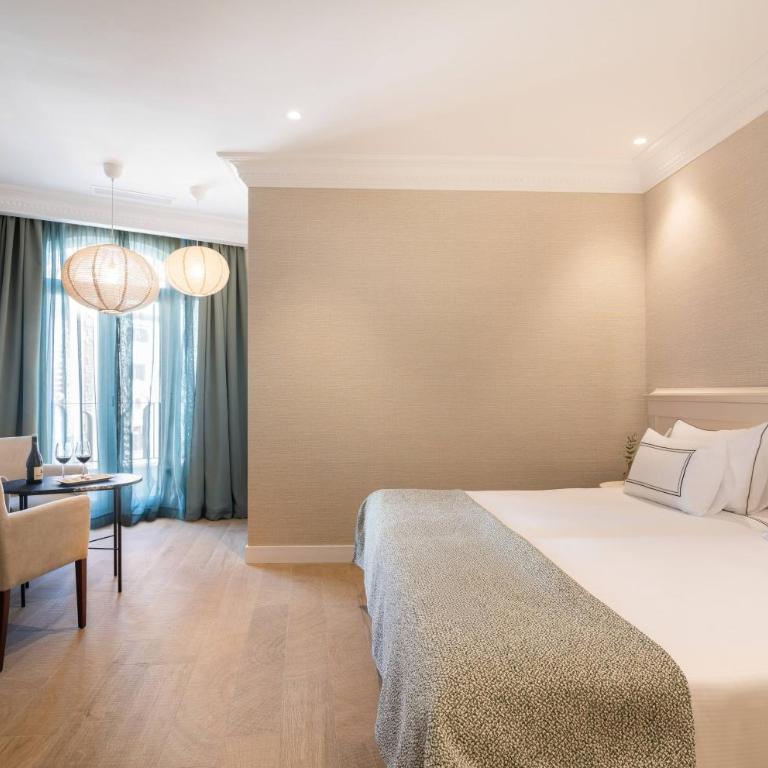 Meliá Plaza Valencia - Camera Premium con Vista Piazza - 1