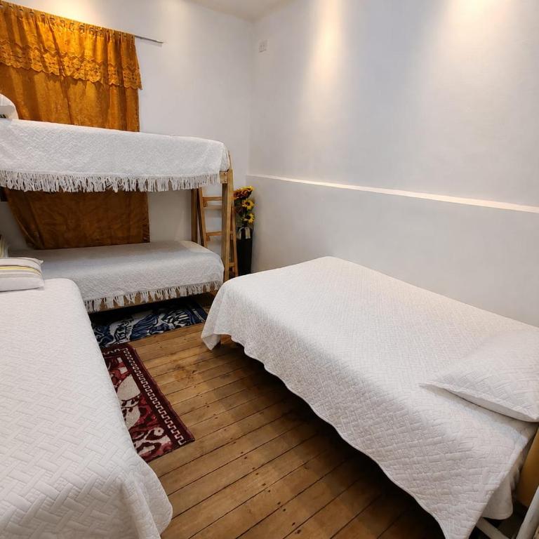 Cuatro Alturas - Cama Individual en habitación compartida masculina - 2