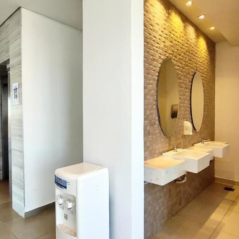 Trinity Towers Apartment Near CIT with Pool and Gym - Apartamento de 2 dormitorios - 55