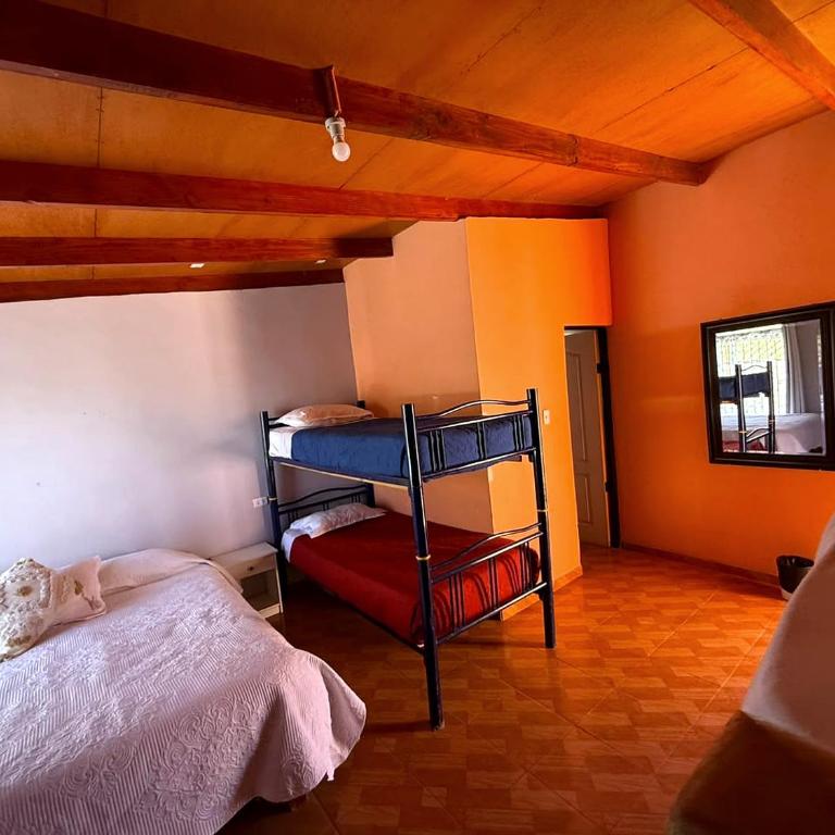Hostal Nuevo Sol y Viento - Habitación Familiar con baño privado - 4