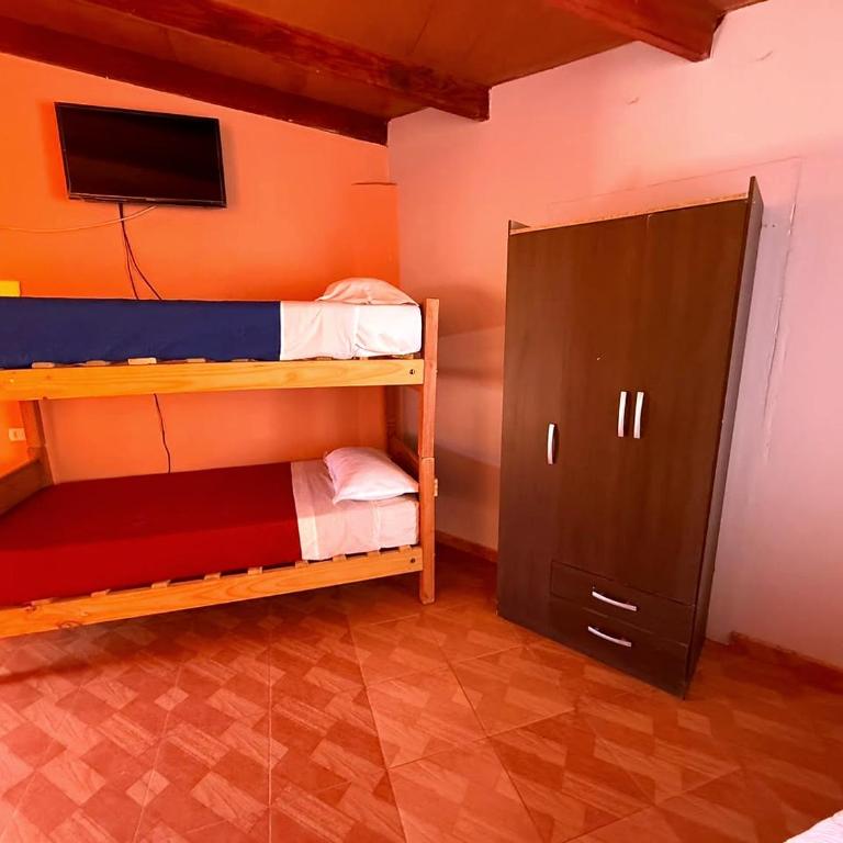 Hostal Nuevo Sol y Viento - Habitación Familiar con baño privado - 6