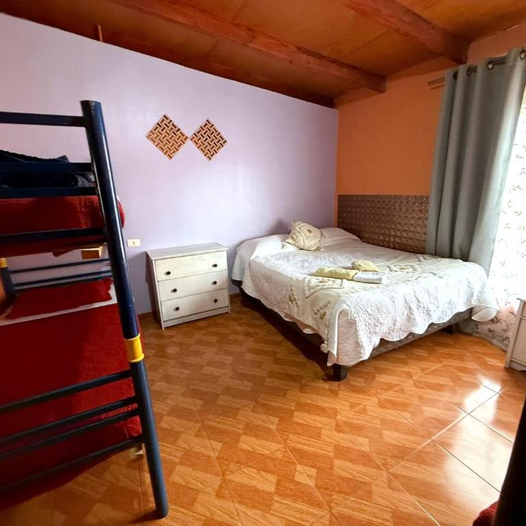 Hostal Nuevo Sol y Viento - Habitación Familiar con baño privado - 5
