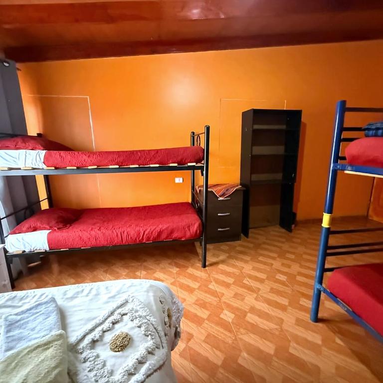 Hostal Nuevo Sol y Viento - Habitación Familiar con baño privado - 1