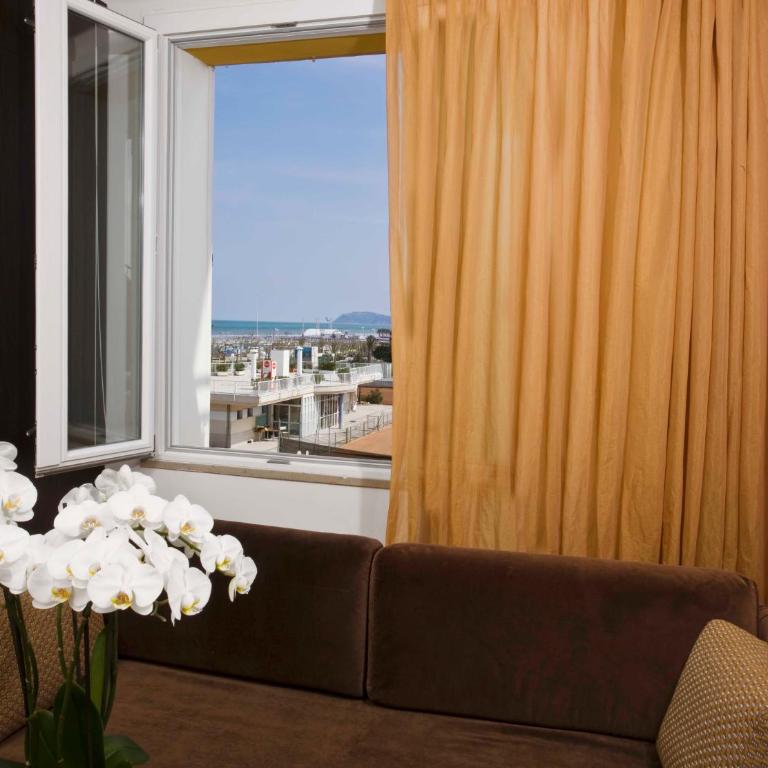 Hotel Roma - Camera Quadrupla con Vista Mare - 10