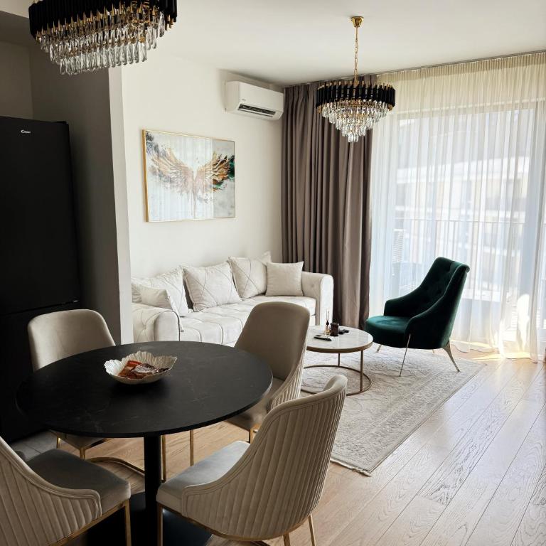  - Room #1714176201 - 7
