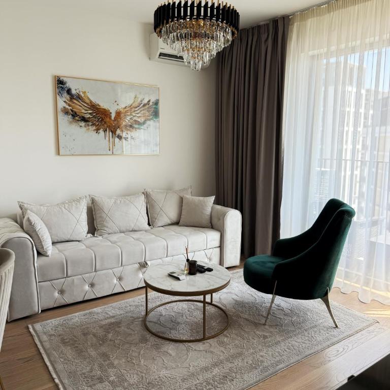  - Room #1714176201 - 13