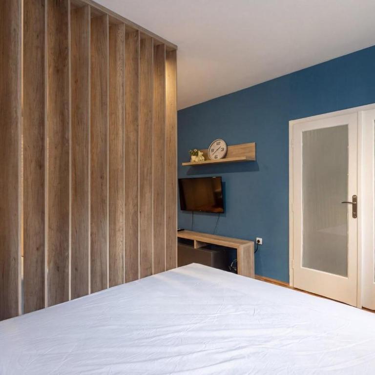  - Room #1714180801 - 4