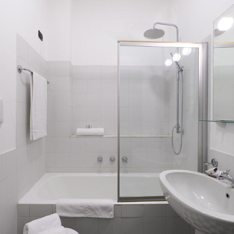  - Room #1714198201 - 5