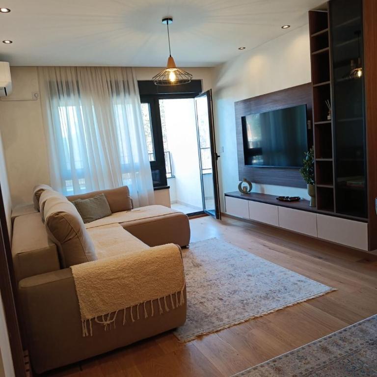  - Room #1714213801 - 11