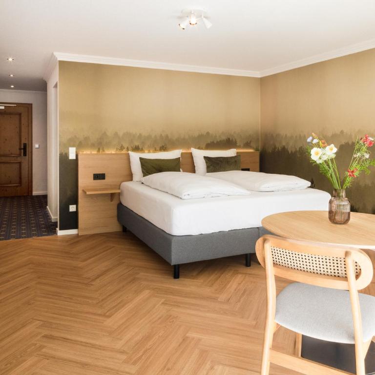 ALPURA Allgäu - Hotel, Gym & Sauna - Studio mit Balkon - 4
