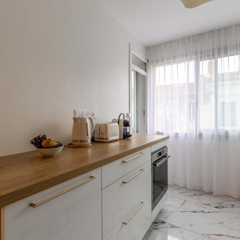 Appartement rénové Lumineux proche de la gare av Charras - Appartement - 4