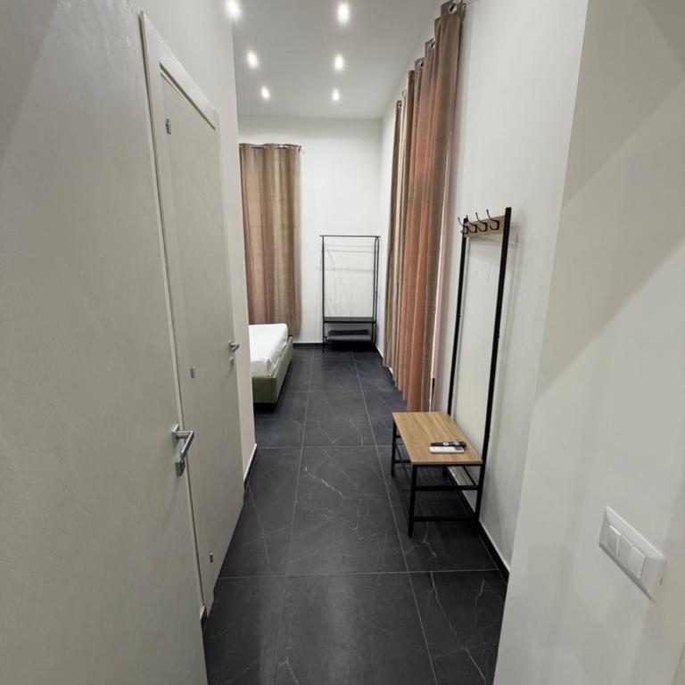 Valentino station 32 - Family Room with Balcony - 6