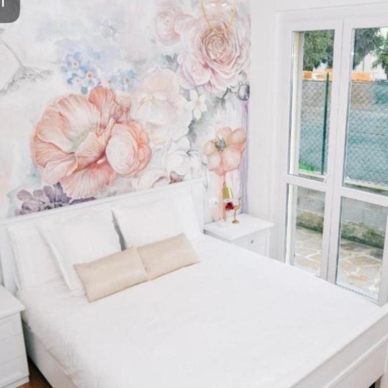Lora roses suite 2, free private parking, self check-in, air conditioner - One-Bedroom Apartment - 4