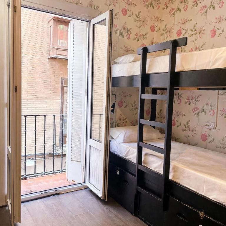 Oasis Backpackers' Toledo - Cama en habitación femenina compartida de 4 camas - 1