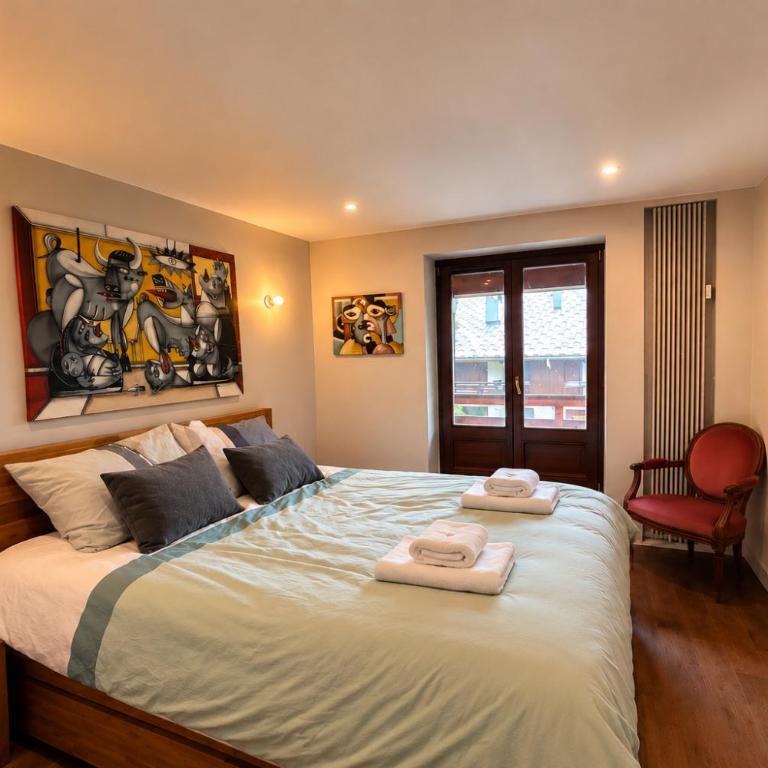 Le Menhir-8pers-Parking-5min des stations - Three-Bedroom Apartment - 13