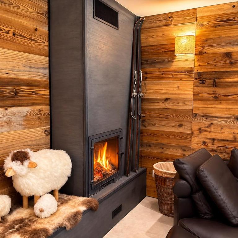 Le Menhir-8pers-Parking-5min des stations - Three-Bedroom Apartment - 3