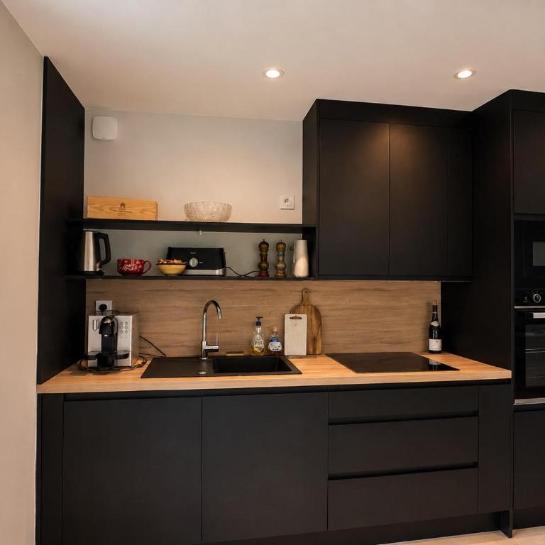 Le Menhir-8pers-Parking-5min des stations - Three-Bedroom Apartment - 7