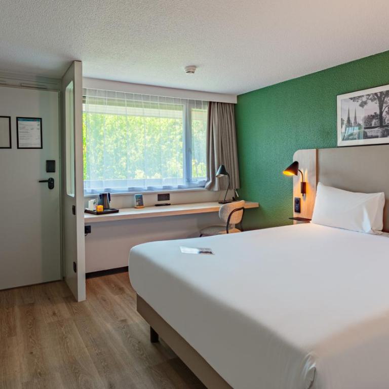 Campanile Grenoble Nord - Saint-Egrève - Chambre Standard avec 1 Lit Queen-Size - 4