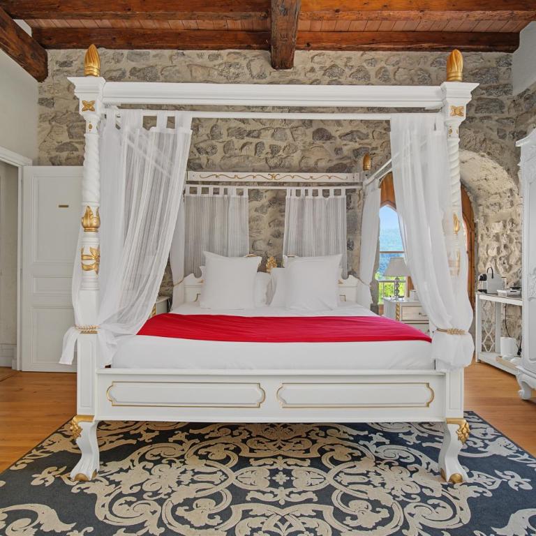 Château De La Rive Suite Romantique - Chambre Double - Vue sur Montagne - 31