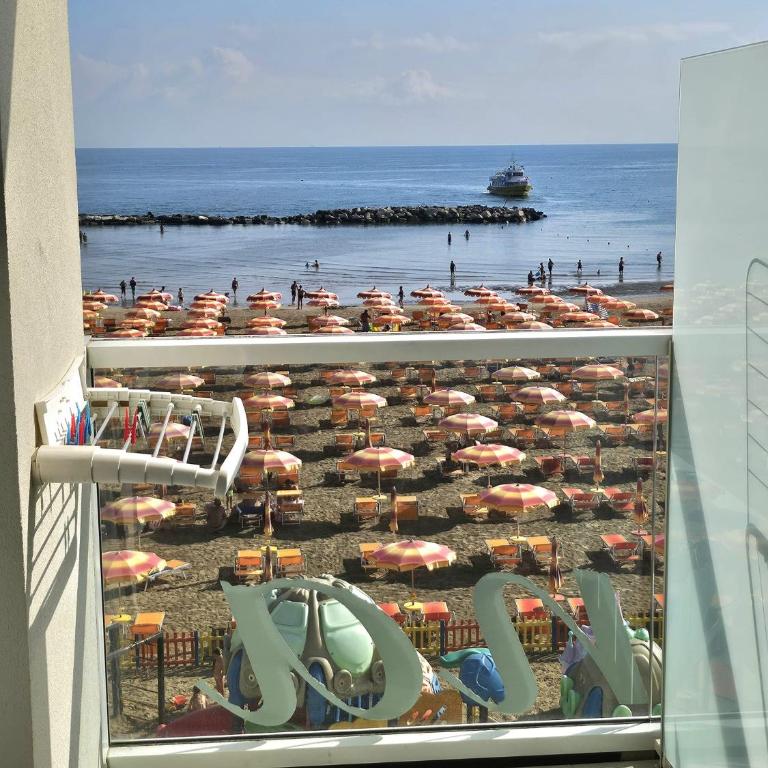 Risveglio sul Mare - Two-Room Apartment Facing the Beach - Appartamento con 1 Camera da Letto, Balcone e Vista Mare - 7