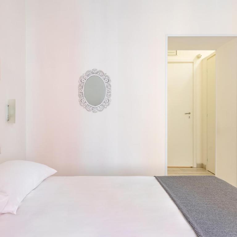 La Maison di Wanda by NapoliApartments - Camera Matrimoniale - 17
