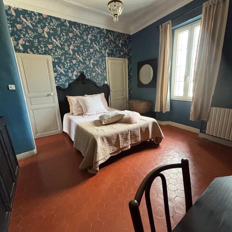  - Room #1714264701 - 27