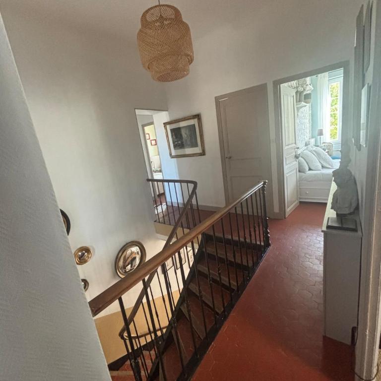  - Room #1714264701 - 29
