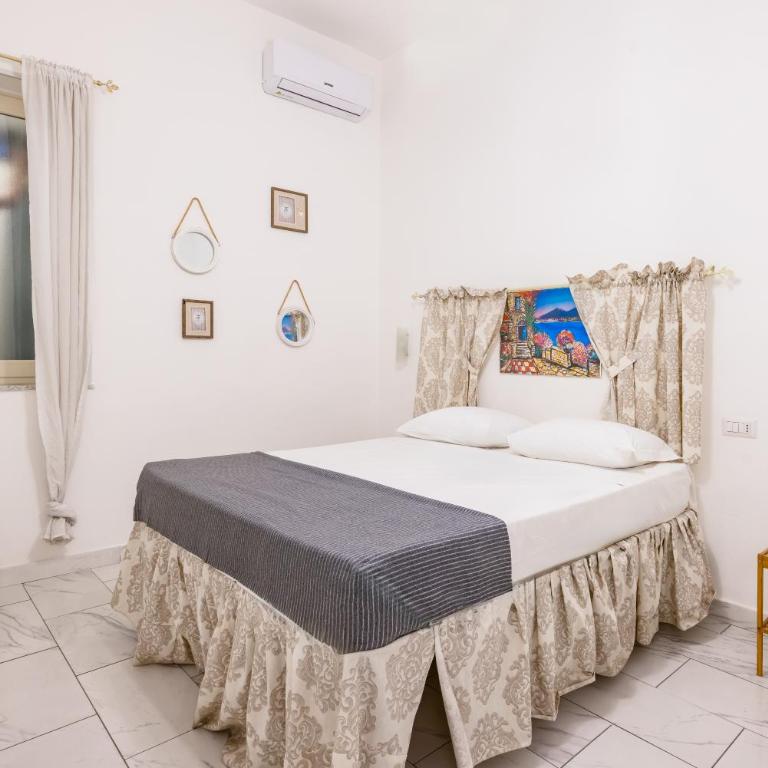 La Maison di Wanda by NapoliApartments - Camera Queen - 12