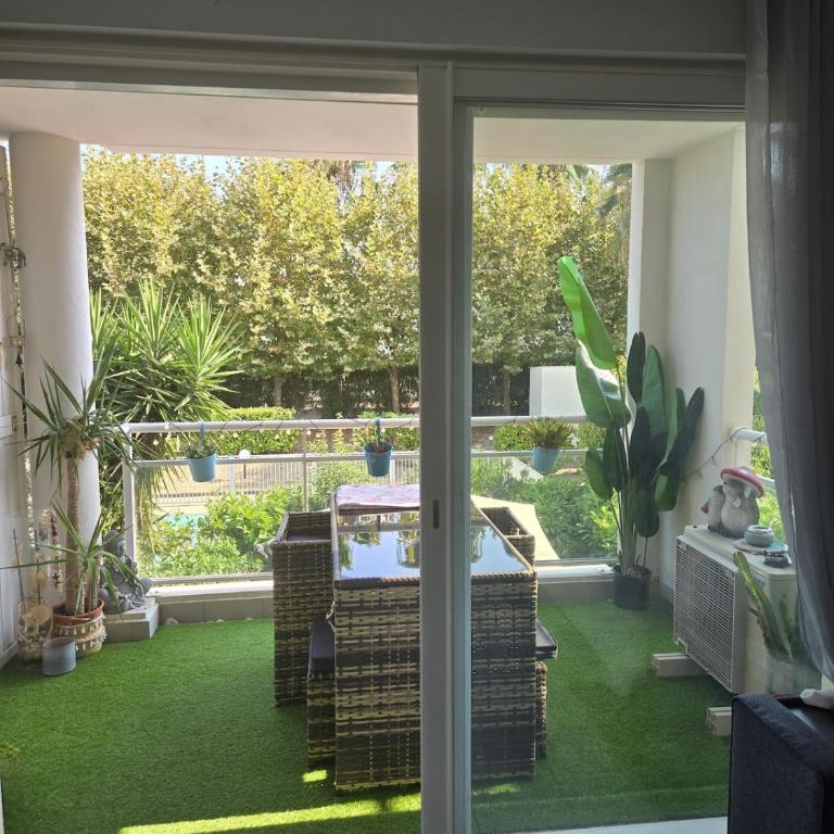 Very well-located apartment in Golfe Juan with a locked garage - Appartement 1 Chambre - 6