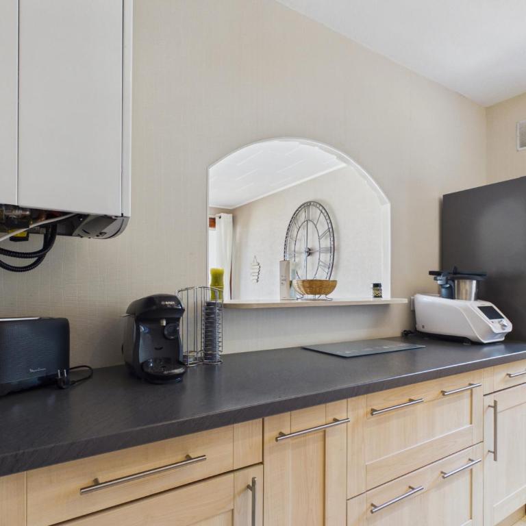 Escapade à 2 près de la mer avec balcon - Appartement - 18