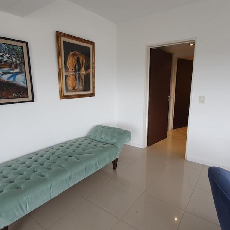  - Room #1714321501 - 28