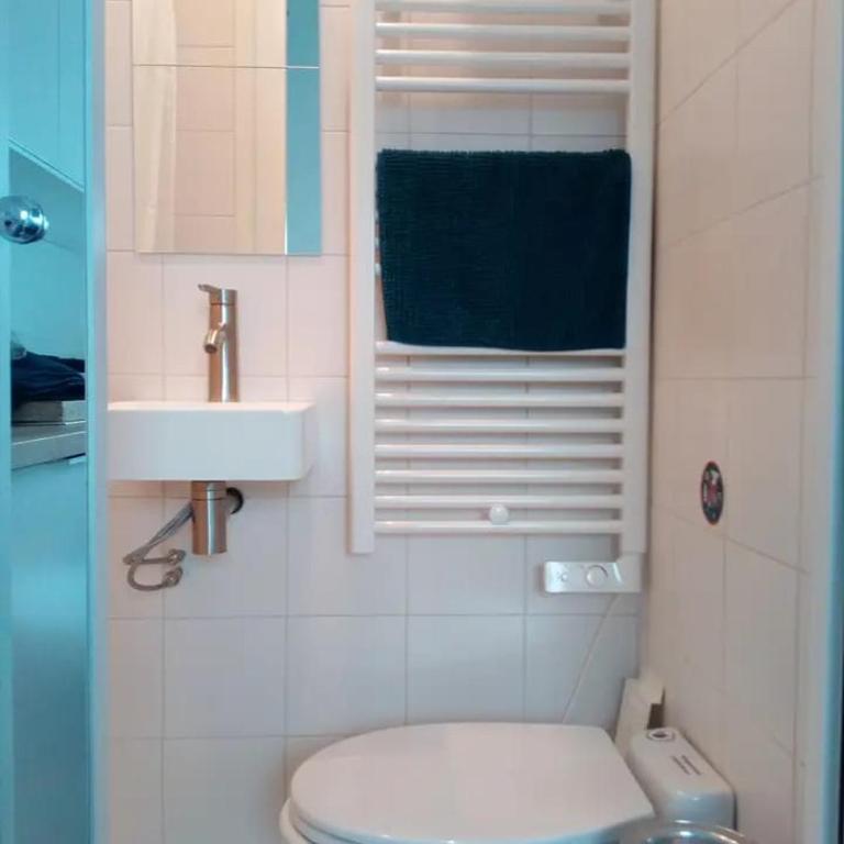  - Room #1714322701 - 6
