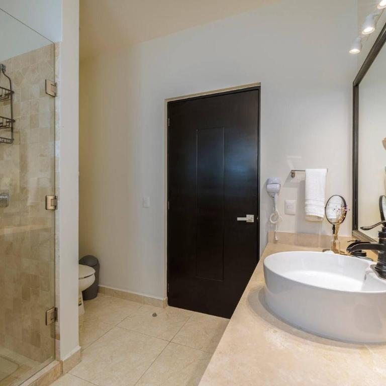 Cozy Cabo Condo 2BR, Shared Pool, Gated Community, 20 Walk to Beach - Casa - 47