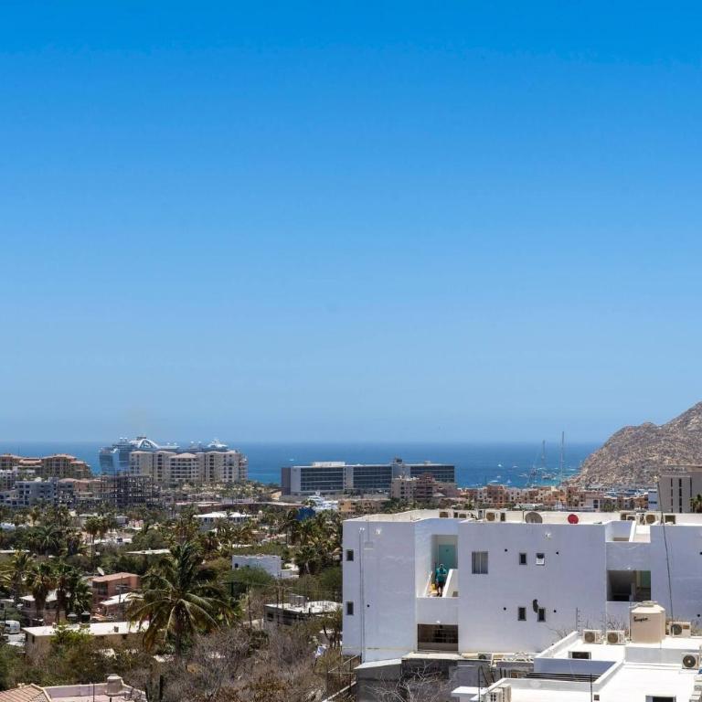 Cozy Cabo Condo 2BR, Shared Pool, Gated Community, 20 Walk to Beach - Casa - 54
