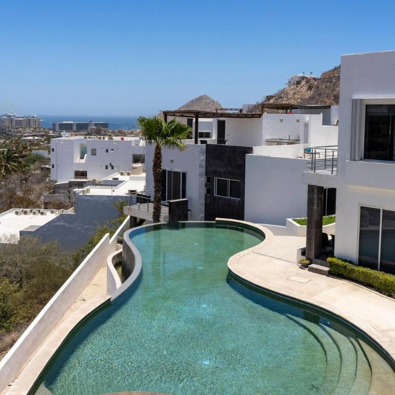 Cozy Cabo Condo 2BR, Shared Pool, Gated Community, 20 Walk to Beach - Casa - 56