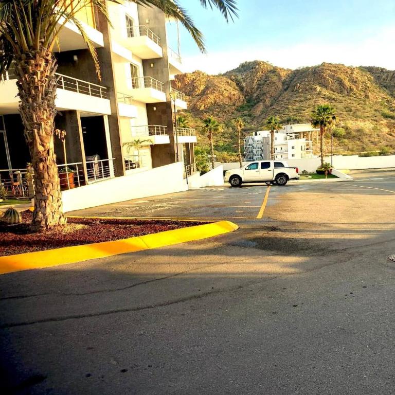 Cozy Cabo Condo 2BR, Shared Pool, Gated Community, 20 Walk to Beach - Casa - 72