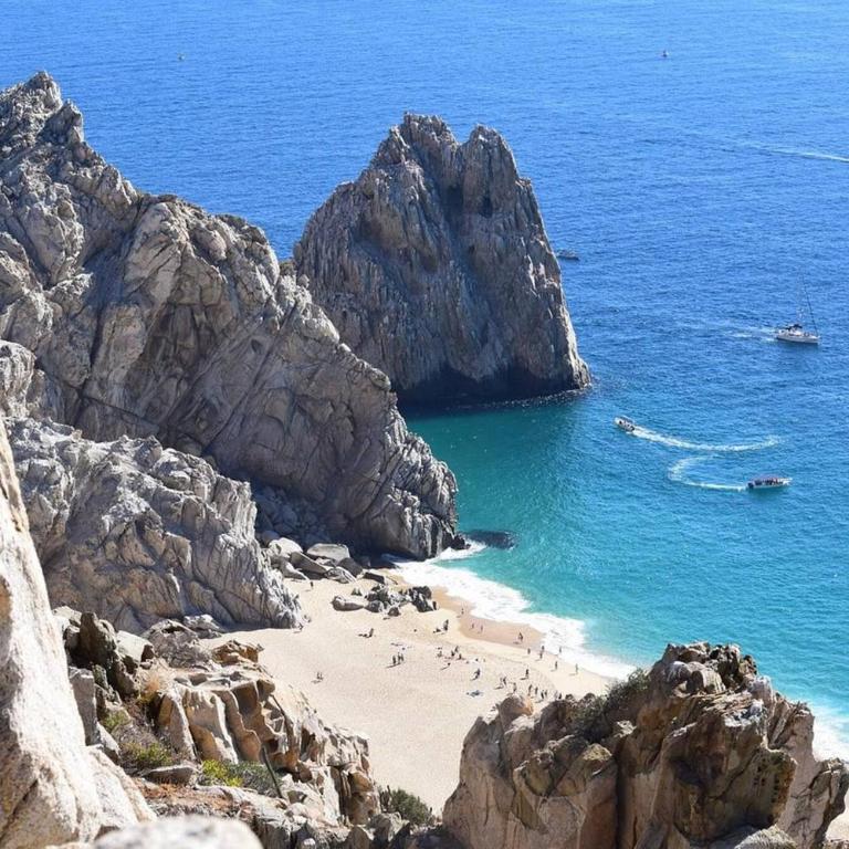 Cozy Cabo Condo 2BR, Shared Pool, Gated Community, 20 Walk to Beach - Casa - 88