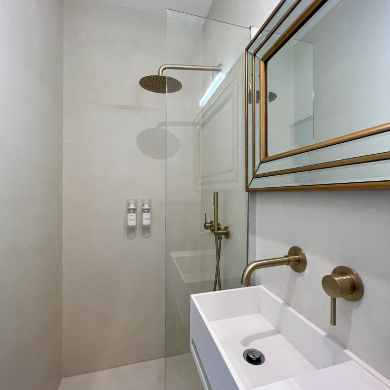  - Room #1714327101 - 11